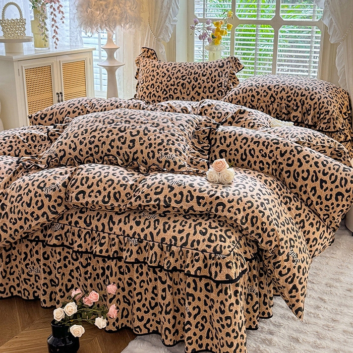 91家纺网 家纺一手货源 找家纺 优家居 2025新品水洗棉夹棉床裙四件套韩版糯糯棉水洗皱皱纱床罩被套直播爆款 豹纹-咖