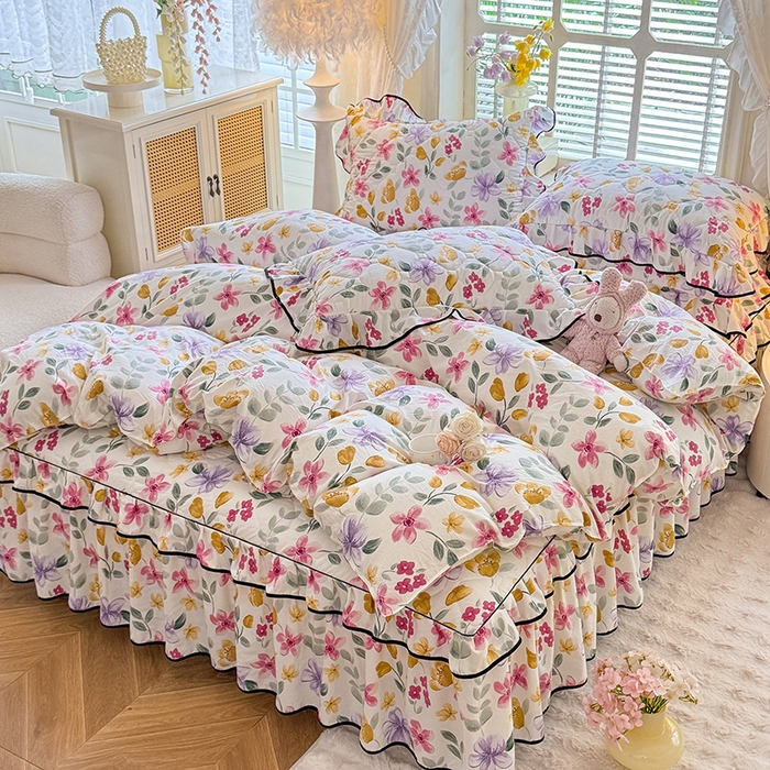 91家纺网 家纺一手货源 找家纺 优家居 2025新品水洗棉夹棉床裙四件套韩版糯糯棉水洗皱皱纱床罩被套直播爆款 繁花似锦