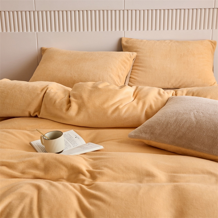 91家纺网 家纺一手货源 找家纺 乐居家纺 2025新款200克重纯色单面绒牛奶绒四件套 雏菊黄+奶油驼