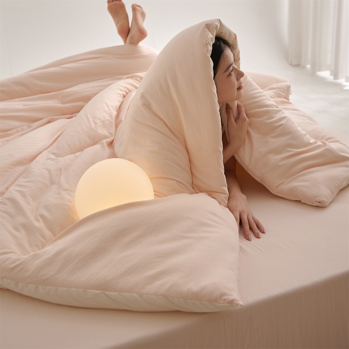 91家纺网 家纺一手货源 找家纺 （总）头等舱 2025新款深睡 零压 软糯 净植力抗菌 防螨 防霉 低致敏 秋冬被（模特图）