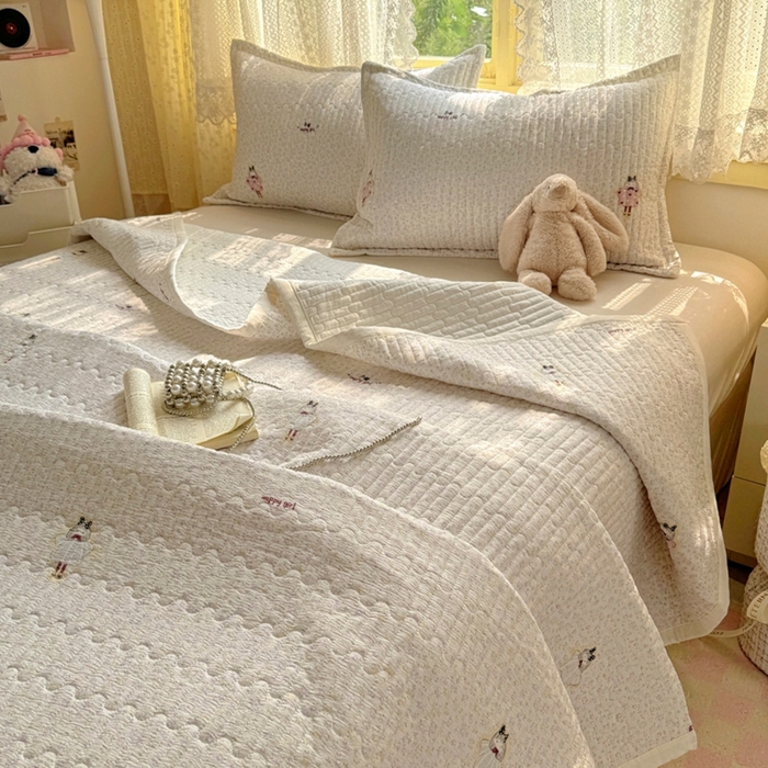 91家纺网 家纺一手货源 找家纺 （总）优兰朵 2025新款夹棉印花包边单床盖 床盖单件