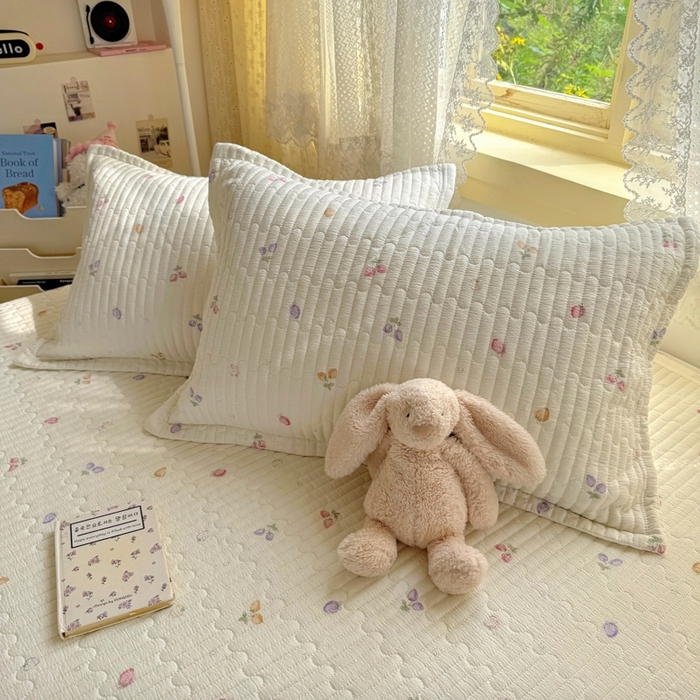 91家纺网 家纺一手货源 找家纺 优兰朵 2025新款夹棉印花包边单床盖 床盖单件 包边床盖-小草莓