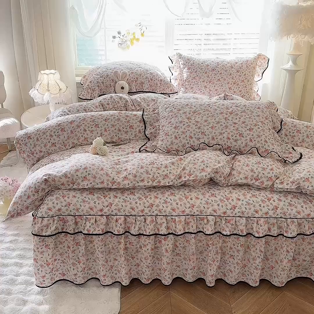 91家纺网 家纺一手货源 找家纺 优家居 2025新品水洗棉夹棉床裙四件套韩版糯糯棉水洗皱皱纱床罩被套直播爆款 陌上花开