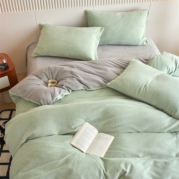 91家纺网 家纺一手货源 找家纺 乐居家纺 2025新款200克重纯色单面绒牛奶绒四件套 淡彩绿+绅士灰