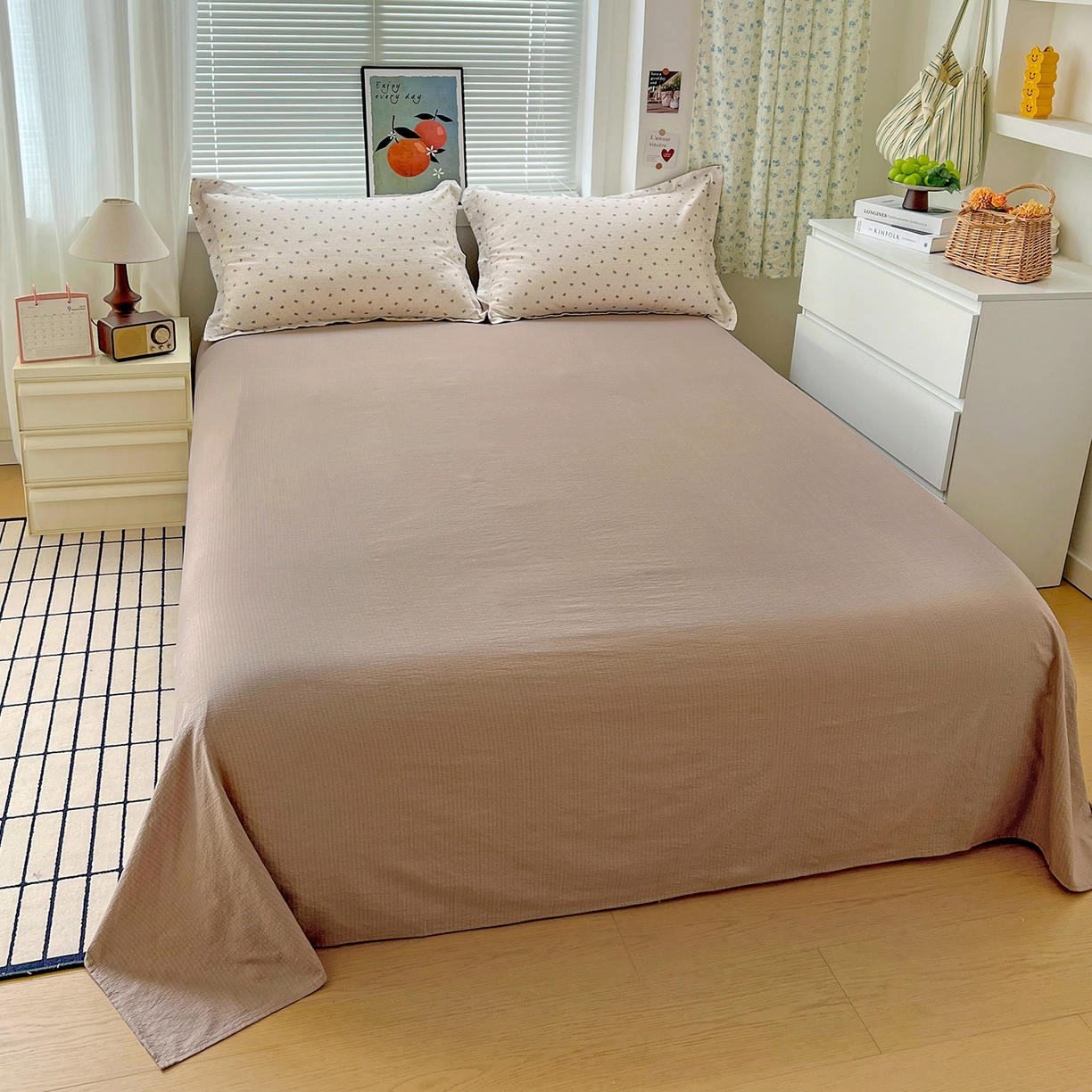 91家纺网 家纺一手货源 找家纺 一比一 2025新款古法水洗棉小布袋高克重云柔棉四件套 蝴蝶结点点- 咖