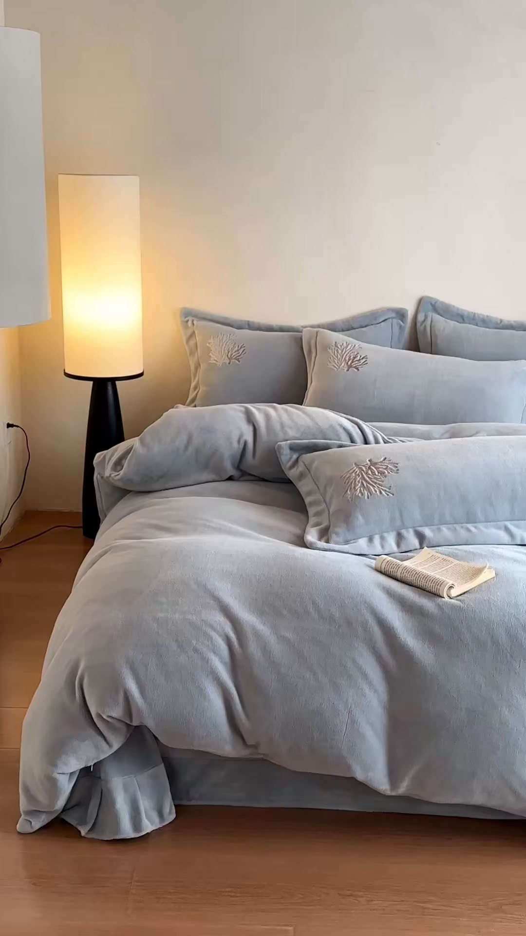 91家纺网 家纺一手货源 找家纺 （总）泽西家纺+V17798841158发大图 2025新品秋冬加厚保暖225克刺绣牛奶绒四件套-珊瑚