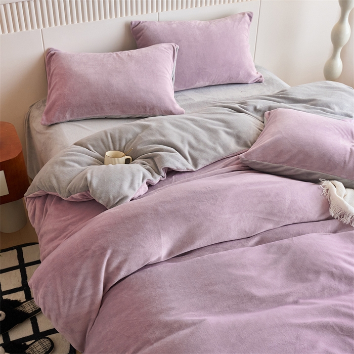 91家纺网 家纺一手货源 找家纺 乐居家纺 2025新款200克重纯色单面绒牛奶绒四件套 罗兰紫+绅士灰
