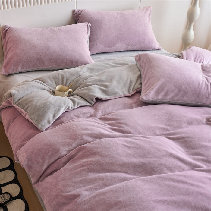 91家纺网 家纺一手货源 找家纺 乐居家纺 2025新款200克重纯色单面绒牛奶绒四件套 罗兰紫+绅士灰