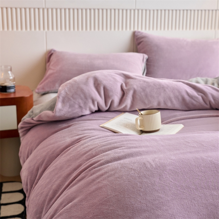 91家纺网 家纺一手货源 找家纺 乐居家纺 2025新款200克重纯色单面绒牛奶绒四件套 罗兰紫+绅士灰