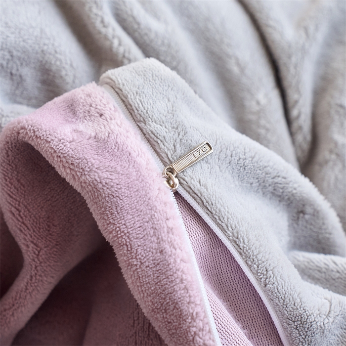 91家纺网 家纺一手货源 找家纺 乐居家纺 2025新款200克重纯色单面绒牛奶绒四件套 罗兰紫+绅士灰