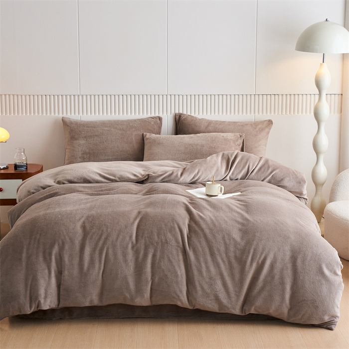 91家纺网 家纺一手货源 找家纺 乐居家纺 2025新款200克重纯色单面绒牛奶绒四件套 摩卡棕