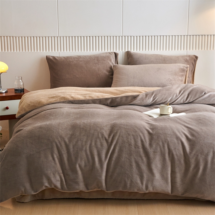 91家纺网 家纺一手货源 找家纺 乐居家纺 2025新款200克重纯色单面绒牛奶绒四件套 摩卡棕+奶油驼