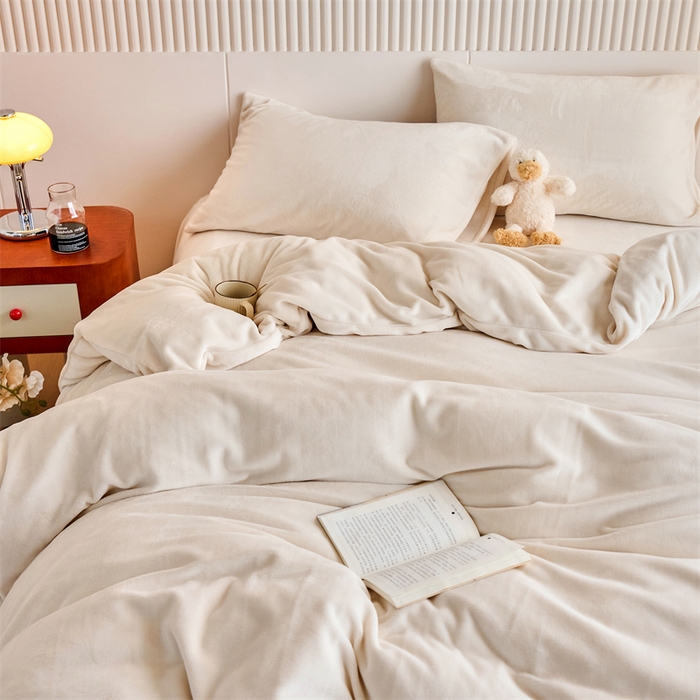 乐居家纺 2025新款200克重纯色单面绒牛奶绒四件套 奶昔白