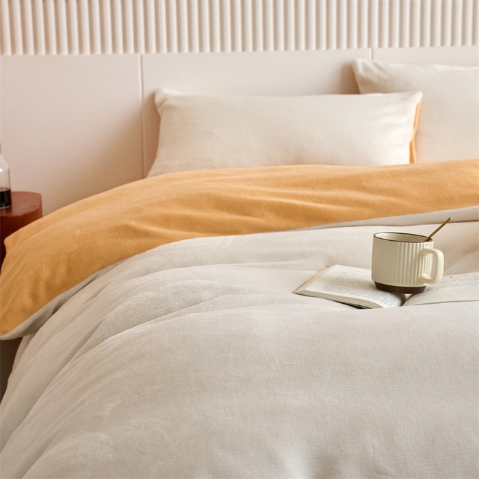 91家纺网 家纺一手货源 找家纺 乐居家纺 2025新款200克重纯色单面绒牛奶绒四件套 奶昔白+雏菊黄