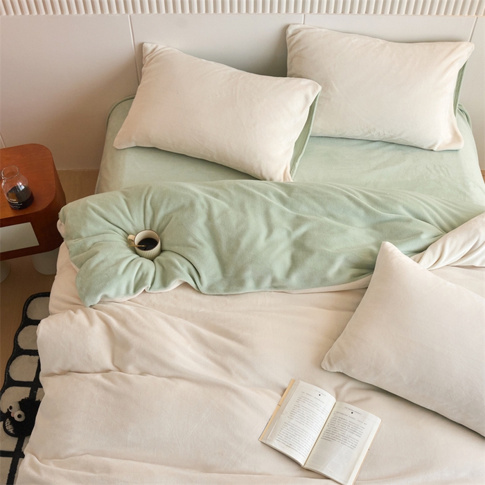 乐居家纺 2025新款200克重纯色单面绒牛奶绒四件套 奶昔白+淡彩绿