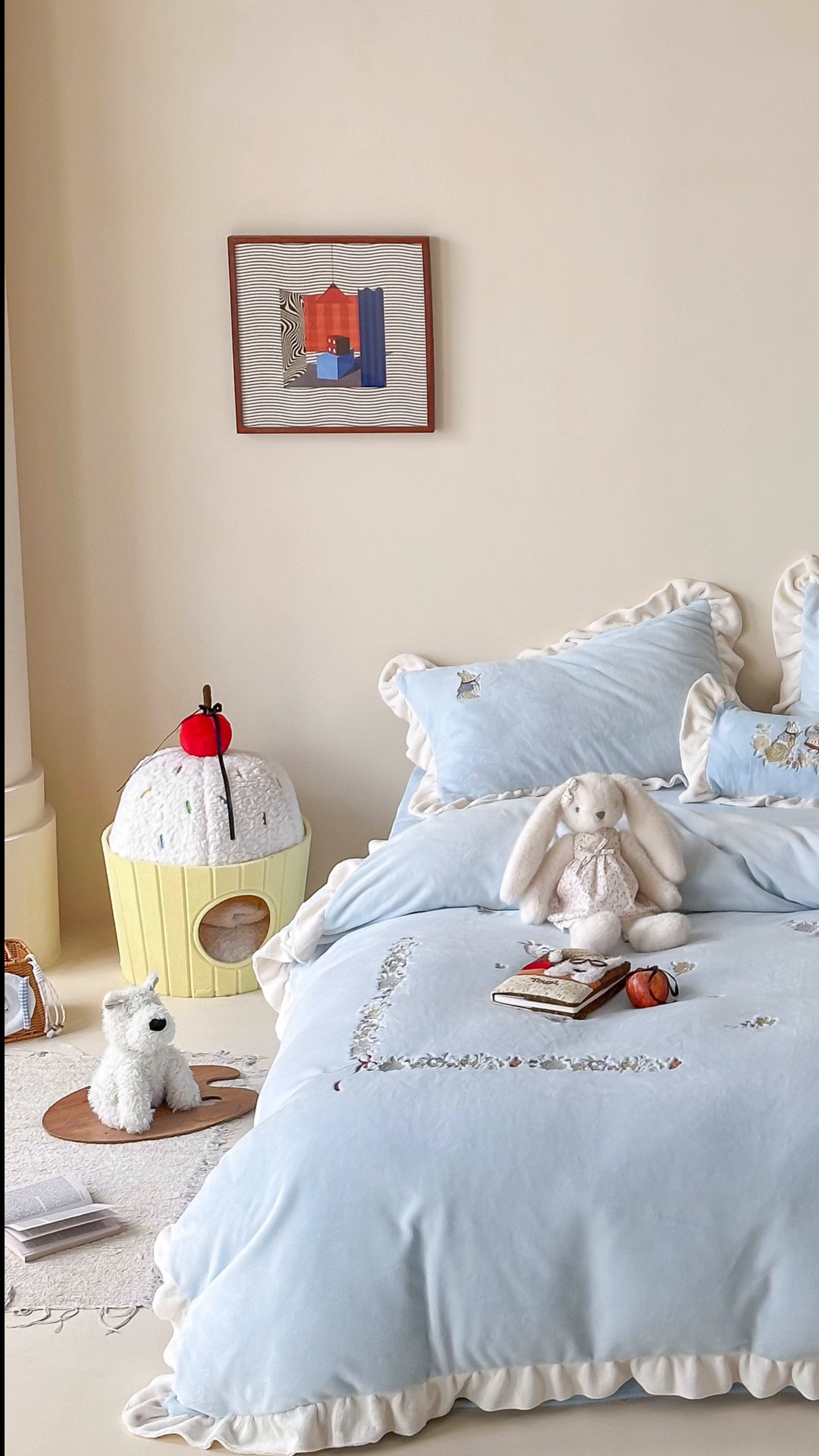 91家纺网 家纺一手货源 找家纺 黛舒家居 2025新款260g全消光牛奶绒高克重刺绣云肤绒四件套-可爱小兔 （小号三件套中枕套兔子随机）（会员-20）线上券前最低控价（基础价）： 小号床单款322/ 标准床单款352 / 加大床单款