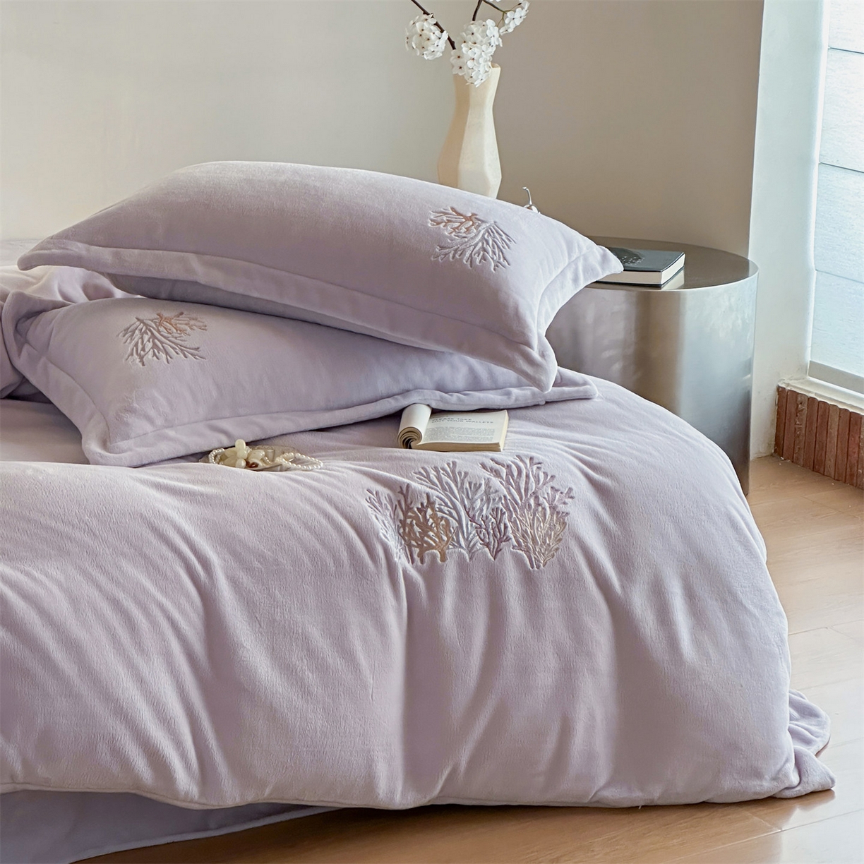 91家纺网 家纺一手货源 找家纺 泽西家纺+V17798841158发大图 2025新品秋冬加厚保暖225克刺绣牛奶绒四件套-珊瑚 珊瑚-沫粉