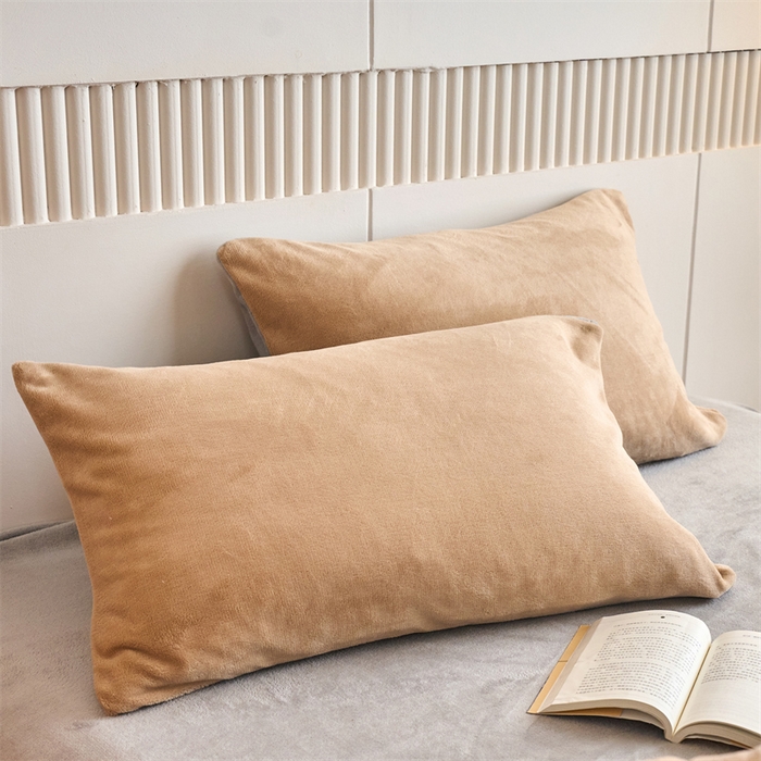 91家纺网 家纺一手货源 找家纺 乐居家纺 2025新款200克重纯色单面绒牛奶绒四件套 奶油驼+绅士灰