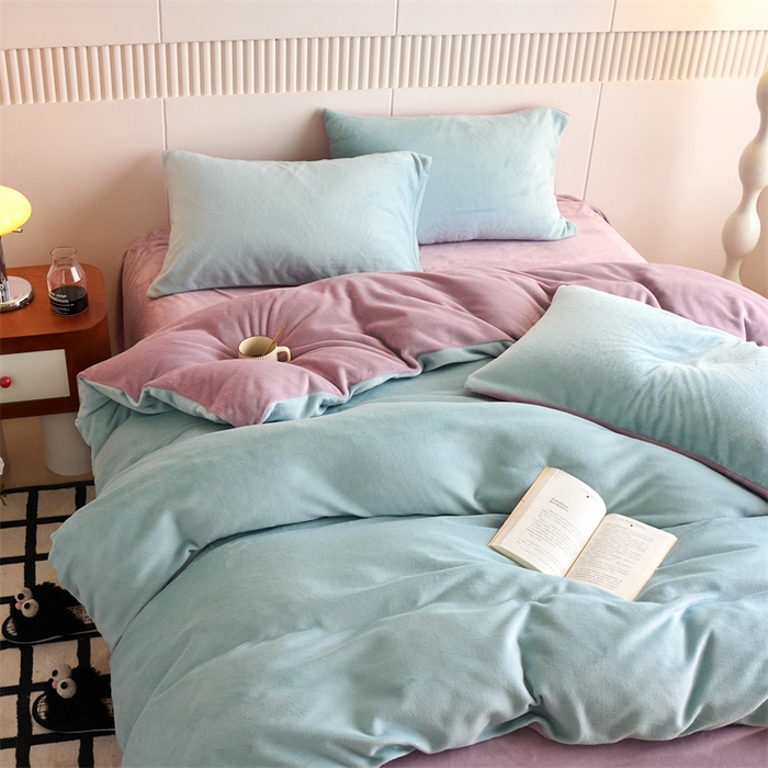 91家纺网 家纺一手货源 找家纺 乐居家纺 2025新款200克重纯色单面绒牛奶绒四件套 浅星蓝+罗兰紫