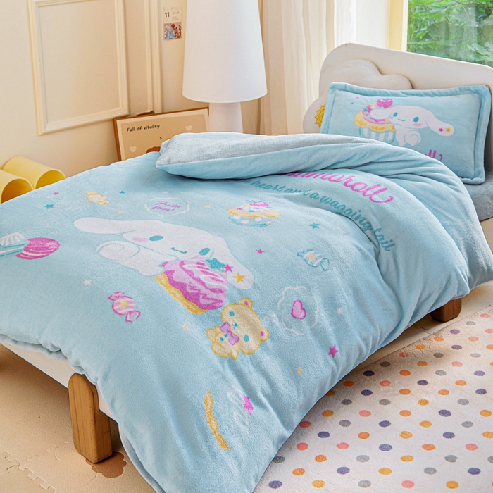 91家纺网 家纺一手货源 找家纺 乐秀家纺 2025新款大版三丽鸥牛奶绒被子六件套 蛋糕玉桂狗