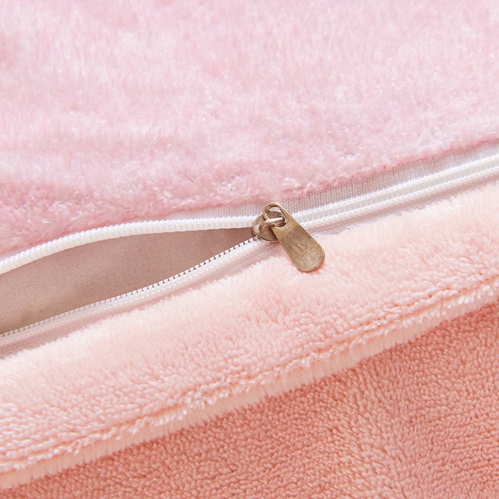 91家纺网 家纺一手货源 找家纺 乐秀家纺 2025新款大版三丽鸥牛奶绒被子六件套 草莓美乐蒂