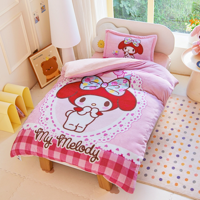 91家纺网 家纺一手货源 找家纺 乐秀家纺 2025新款大版三丽鸥牛奶绒被子六件套 俏皮美乐蒂