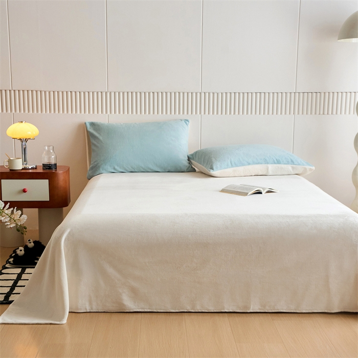 91家纺网 家纺一手货源 找家纺 乐居家纺 2025新款200克重纯色单面绒牛奶绒四件套 浅星蓝+奶昔白