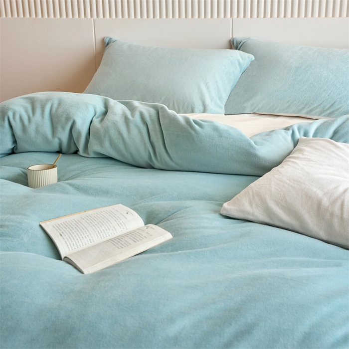 91家纺网 家纺一手货源 找家纺 乐居家纺 2025新款200克重纯色单面绒牛奶绒四件套 浅星蓝+奶昔白