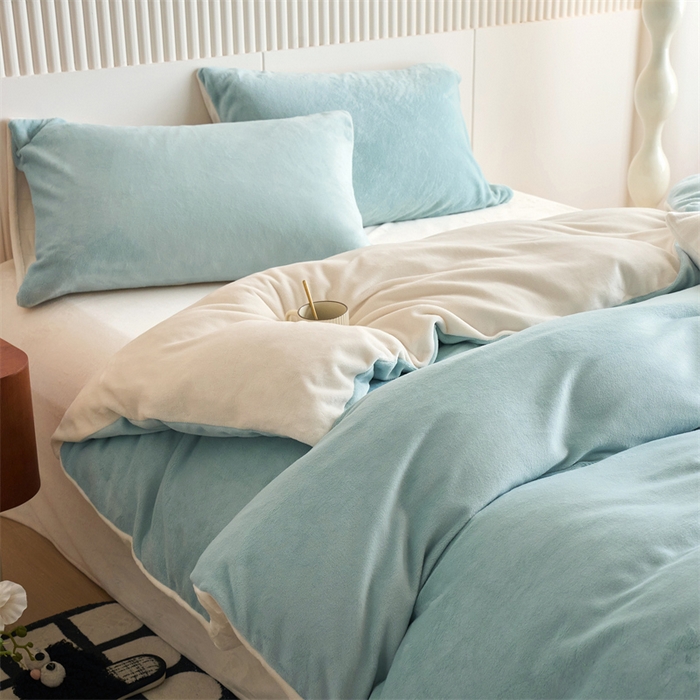 91家纺网 家纺一手货源 找家纺 乐居家纺 2025新款200克重纯色单面绒牛奶绒四件套 浅星蓝+奶昔白