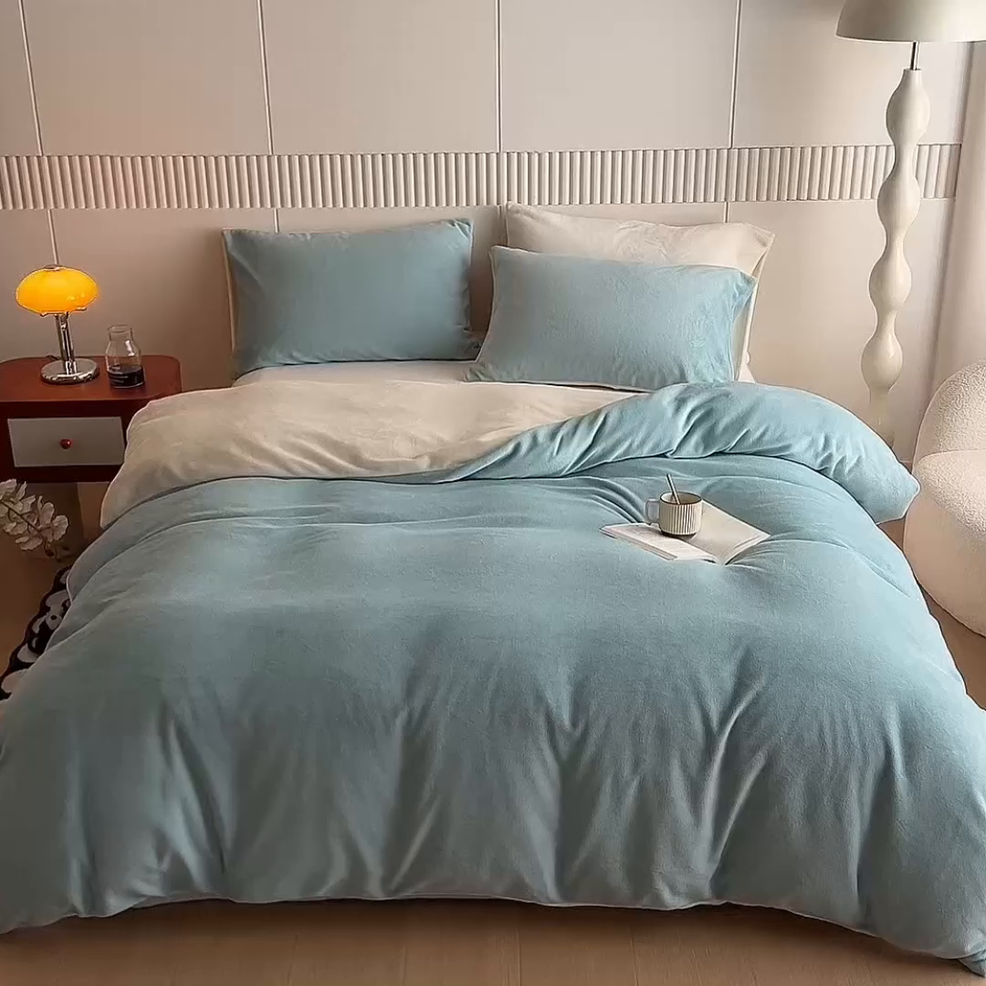 91家纺网 家纺一手货源 找家纺 乐居家纺 2025新款200克重纯色单面绒牛奶绒四件套 浅星蓝+奶昔白