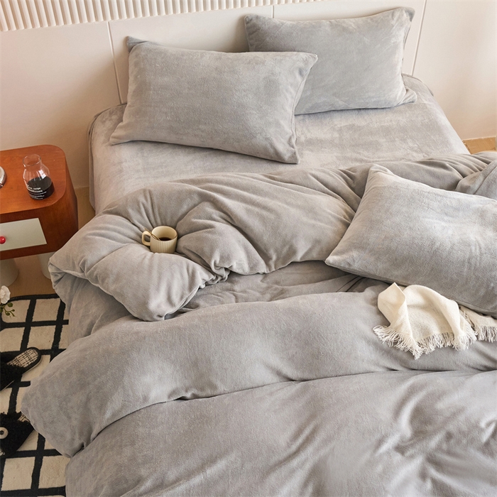 91家纺网 家纺一手货源 找家纺 乐居家纺 2025新款200克重纯色单面绒牛奶绒四件套 绅士灰