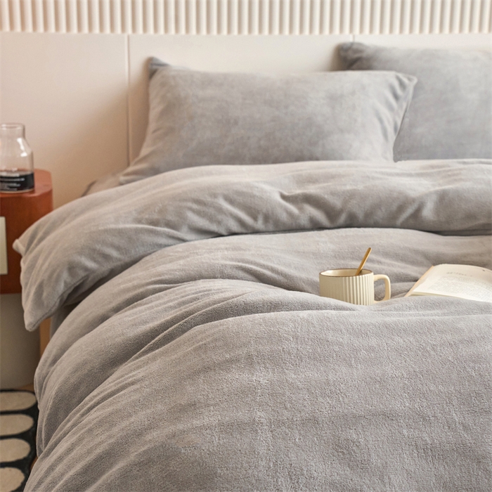 91家纺网 家纺一手货源 找家纺 乐居家纺 2025新款200克重纯色单面绒牛奶绒四件套 绅士灰