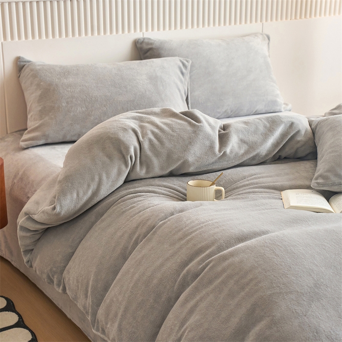 91家纺网 家纺一手货源 找家纺 乐居家纺 2025新款200克重纯色单面绒牛奶绒四件套 绅士灰