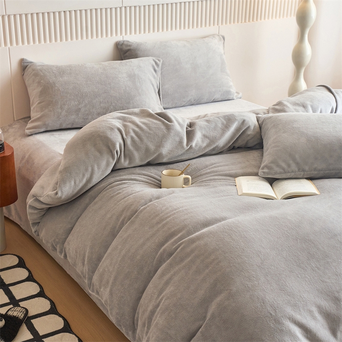 91家纺网 家纺一手货源 找家纺 乐居家纺 2025新款200克重纯色单面绒牛奶绒四件套 绅士灰