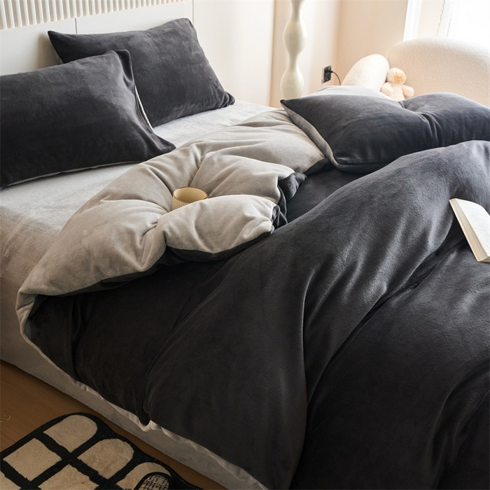 91家纺网 家纺一手货源 找家纺 乐居家纺 2025新款200克重纯色单面绒牛奶绒四件套 深空黑+绅士灰