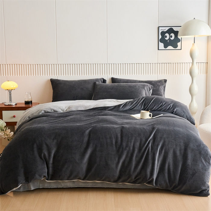 91家纺网 家纺一手货源 找家纺 乐居家纺 2025新款200克重纯色单面绒牛奶绒四件套 深空黑+绅士灰