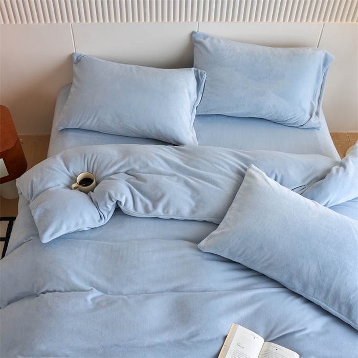 91家纺网 家纺一手货源 找家纺 乐居家纺 2025新款200克重纯色单面绒牛奶绒四件套 天空蓝
