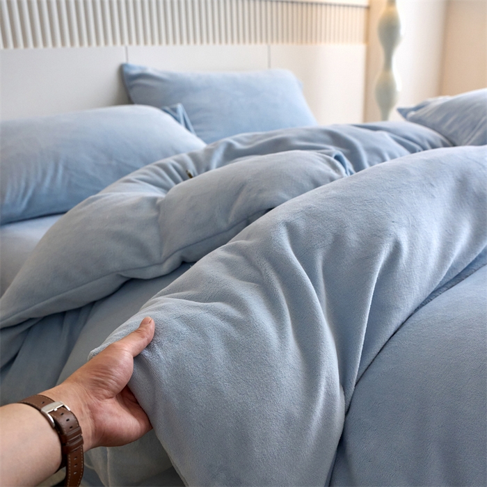 91家纺网 家纺一手货源 找家纺 乐居家纺 2025新款200克重纯色单面绒牛奶绒四件套 天空蓝