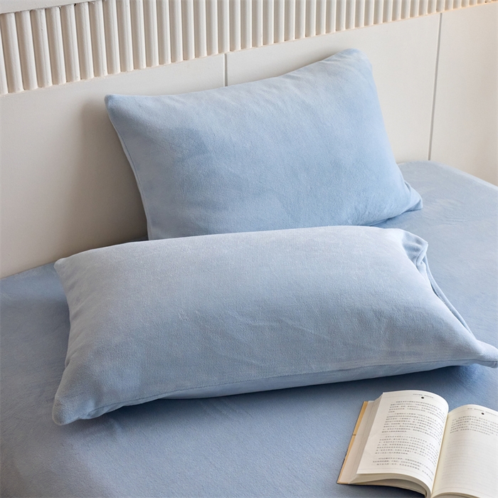 91家纺网 家纺一手货源 找家纺 乐居家纺 2025新款200克重纯色单面绒牛奶绒四件套 天空蓝