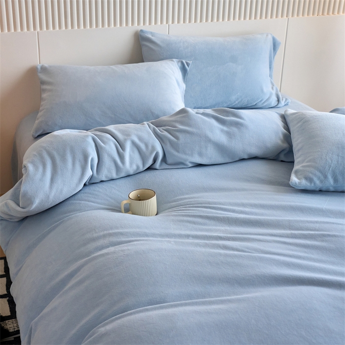 91家纺网 家纺一手货源 找家纺 乐居家纺 2025新款200克重纯色单面绒牛奶绒四件套 天空蓝
