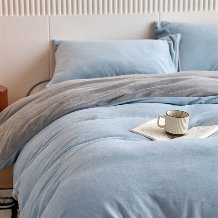 91家纺网 家纺一手货源 找家纺 乐居家纺 2025新款200克重纯色单面绒牛奶绒四件套 天空蓝+绅士灰