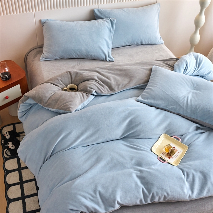 91家纺网 家纺一手货源 找家纺 乐居家纺 2025新款200克重纯色单面绒牛奶绒四件套 天空蓝+绅士灰
