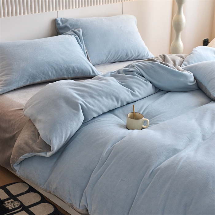 91家纺网 家纺一手货源 找家纺 乐居家纺 2025新款200克重纯色单面绒牛奶绒四件套 天空蓝+绅士灰