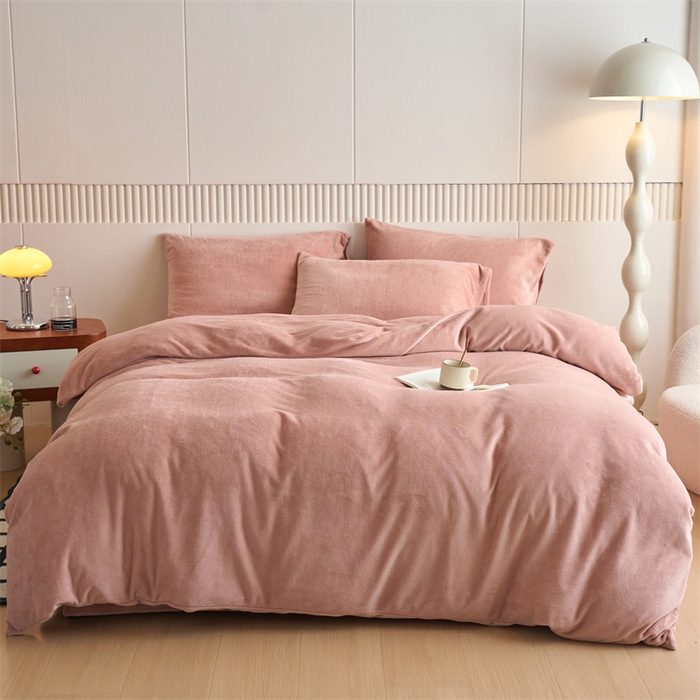 91家纺网 家纺一手货源 找家纺 乐居家纺 2025新款200克重纯色单面绒牛奶绒四件套 星柚粉