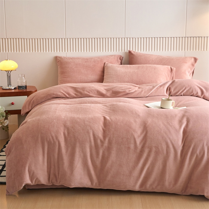 91家纺网 家纺一手货源 找家纺 乐居家纺 2025新款200克重纯色单面绒牛奶绒四件套 星柚粉