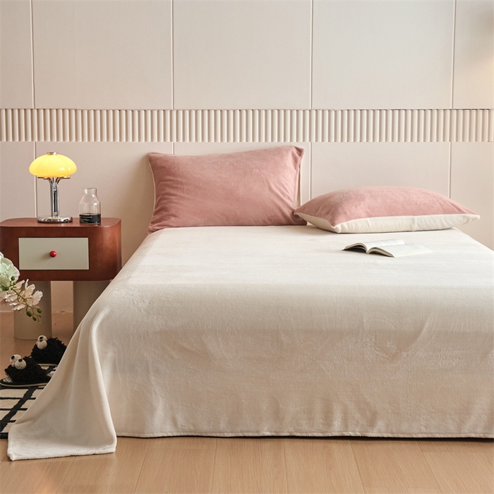 91家纺网 家纺一手货源 找家纺 乐居家纺 2025新款200克重纯色单面绒牛奶绒四件套 星柚粉+奶昔白