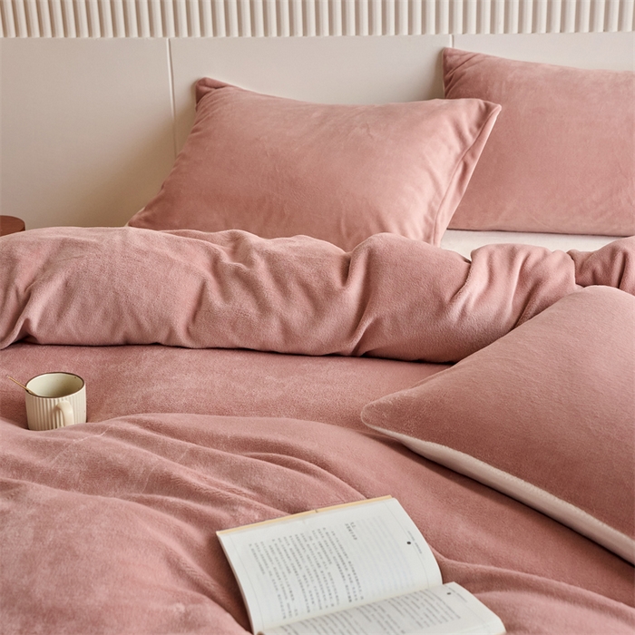 91家纺网 家纺一手货源 找家纺 乐居家纺 2025新款200克重纯色单面绒牛奶绒四件套 星柚粉+奶昔白