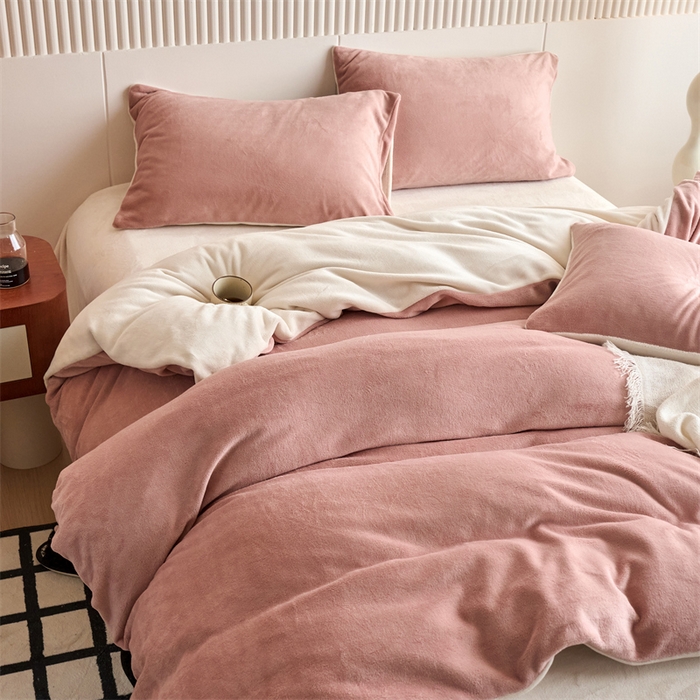 91家纺网 家纺一手货源 找家纺 乐居家纺 2025新款200克重纯色单面绒牛奶绒四件套 星柚粉+奶昔白