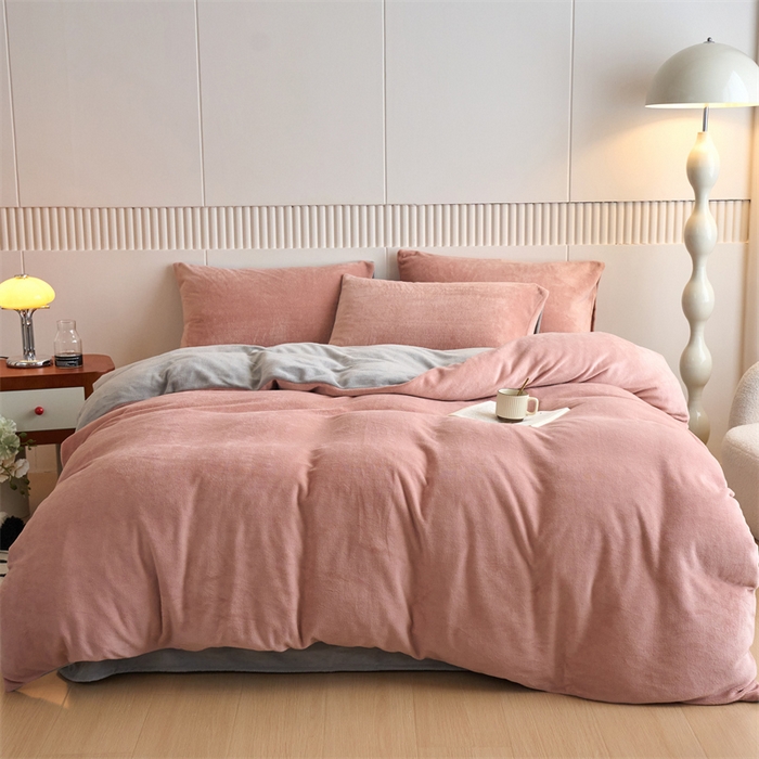 91家纺网 家纺一手货源 找家纺 乐居家纺 2025新款200克重纯色单面绒牛奶绒四件套 星柚粉+绅士灰