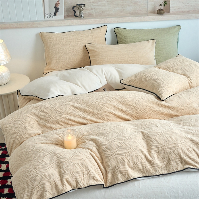 91家纺网 家纺一手货源 找家纺 乐居家纺 2025新款牛奶绒嵌边提花剪花四件套（含买家秀和质检报告） 织梦-米咖